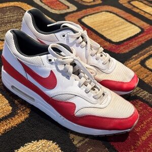 Nike White and Red Sneakers
